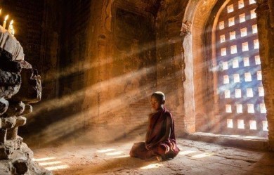 Upadesamrita: cele 11 invataturi despre calea spre perfectiune.